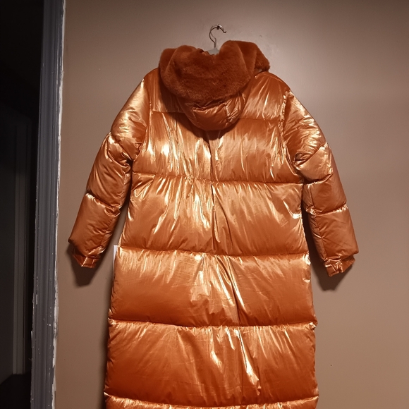 BOOHOO faux fir hoodie high shine long sleeve maxi puffer  jacket. Like new - Picture 6 of 9